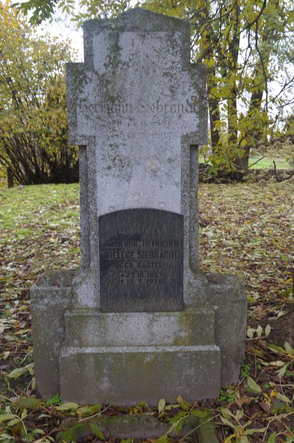 Cmentarz pomennonicki w Bratwinie