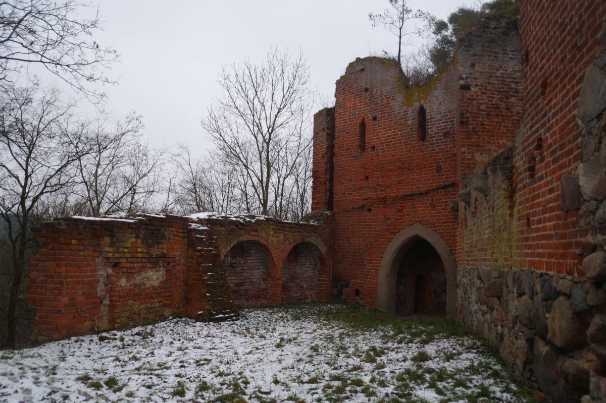 Ruiny Zamku w Pokrzywnie